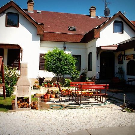 Hotel Palota Budapest Exterior photo